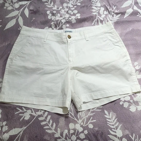 Old Navy White Classic Chino Shorts Women's Size 12 - Picture 4 of 14